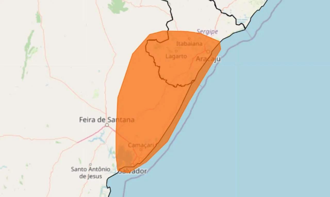 A imagem mostra as áreas em alerta laranja para acúmulos significativos de chuva
